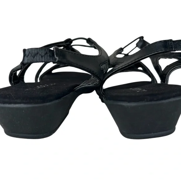 Classique Harper Black Women's Size 8
Stretch Upper 11/4" Heel Sandals New - Picture 3 of 12